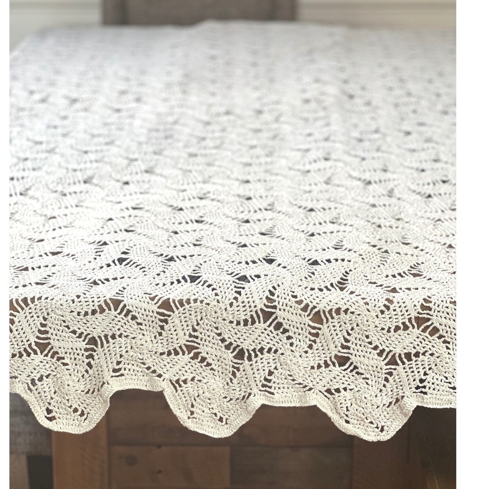 Vintage Handmade Crochet Regency Metallic Gold Cream Rectangle Tablecloth 90x52